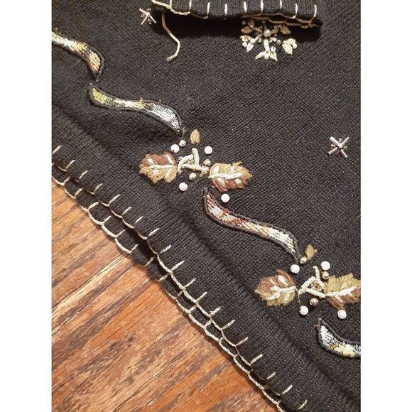 Small Victoria Jones Christmas Holiday Embellish Wreath Knit Sweater Long Sleeve - Picture 8 of 10